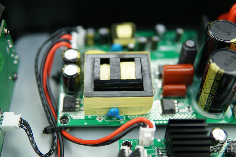 全景声客厅影院新时代 天逸“悦享一号”图赏