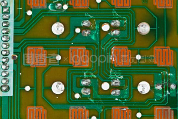 现代电子元器件插孔电路板 技术核心与应用前景